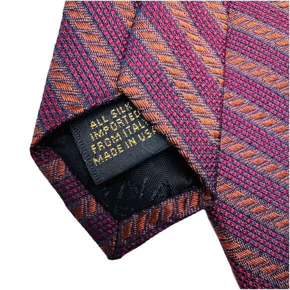 DONNA KARAN SIGNATURE 100% ITALIAN SILK MENS TIE 4 x 58 - Picture 4 of 5